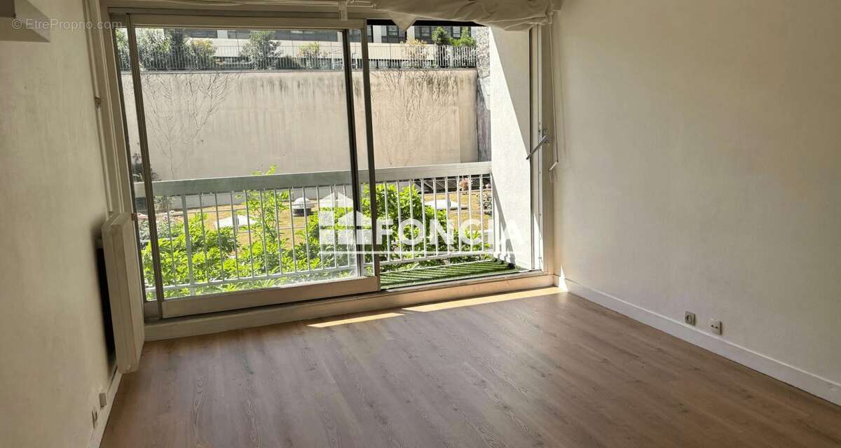 A vendre studio avec balcon 28.25 m2 + parking quartier Montparnasse - photo 2
