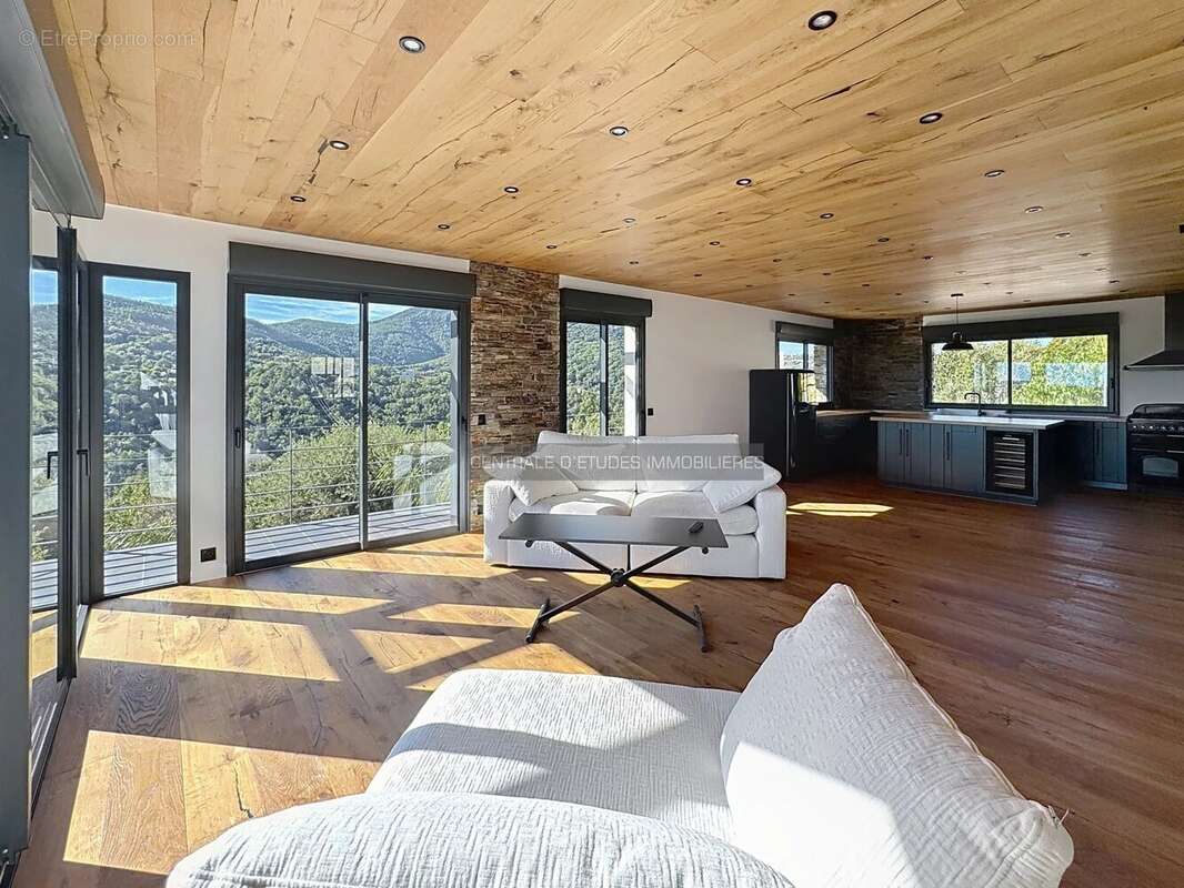 Maison à LES ADRETS-DE-L'ESTEREL