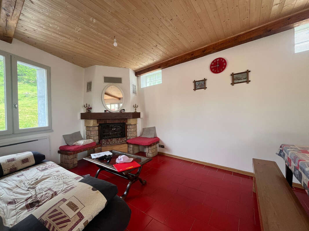 Au cœur de Gavarnie : 170 m2, 3 logements indépendants, fort potentiel locatif ! - photo 2