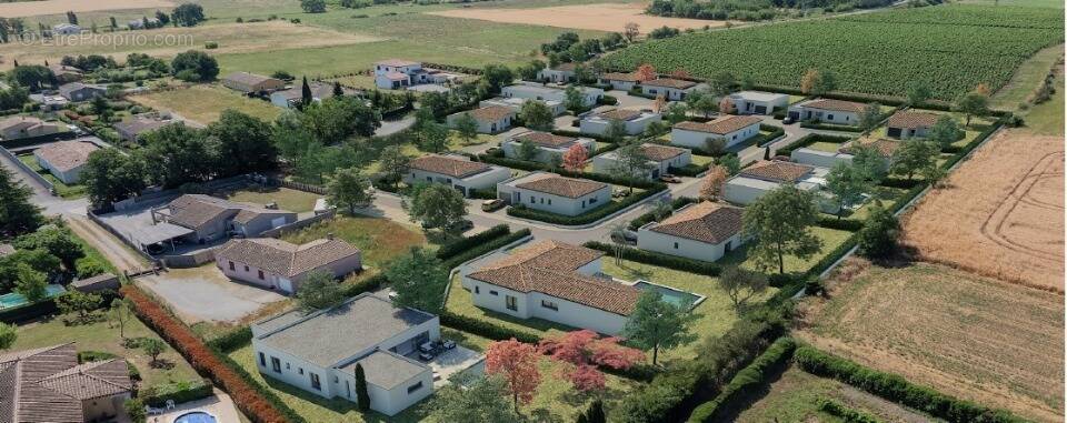 Terrain à SAINTE-EULALIE