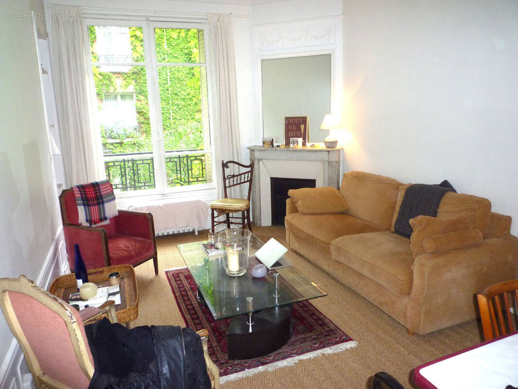 Appartement à PARIS-16E