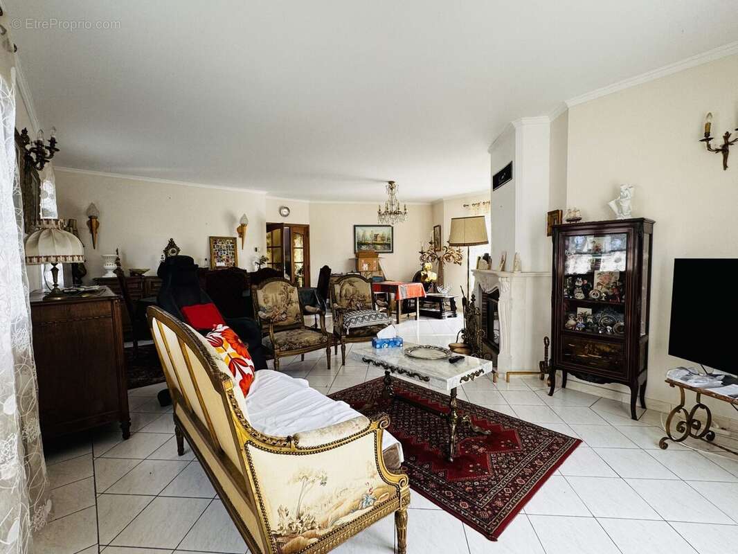 Maison à BAGNOLS-SUR-CEZE