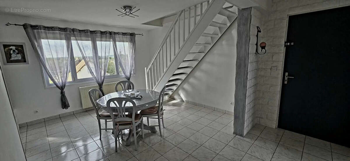 Appartement à LES DAMPS