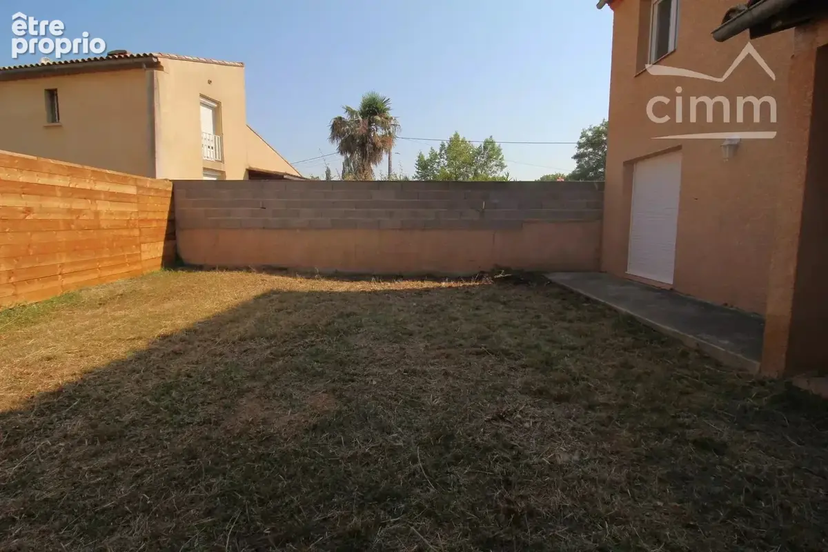 A vendre maison avec jardin et garage - photo 2