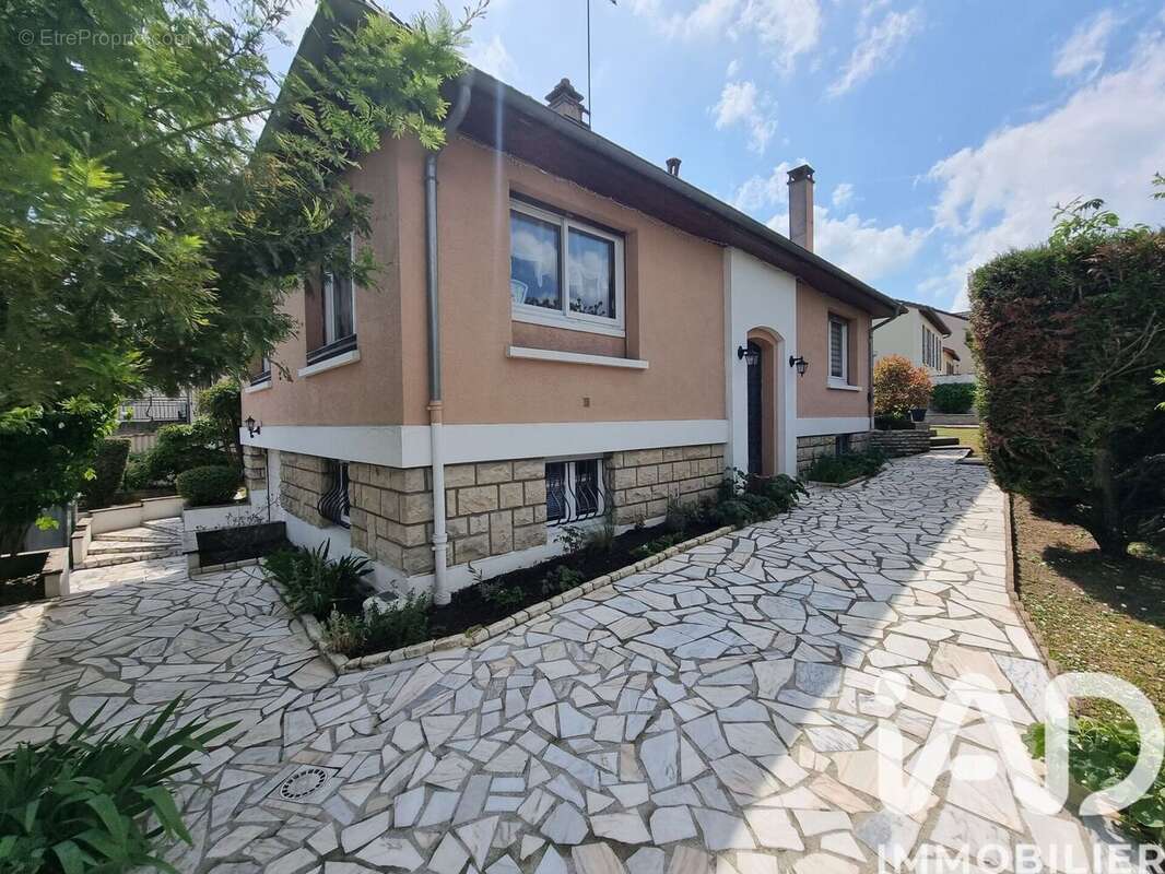 Photo 2 - Maison à BONNEUIL-SUR-MARNE