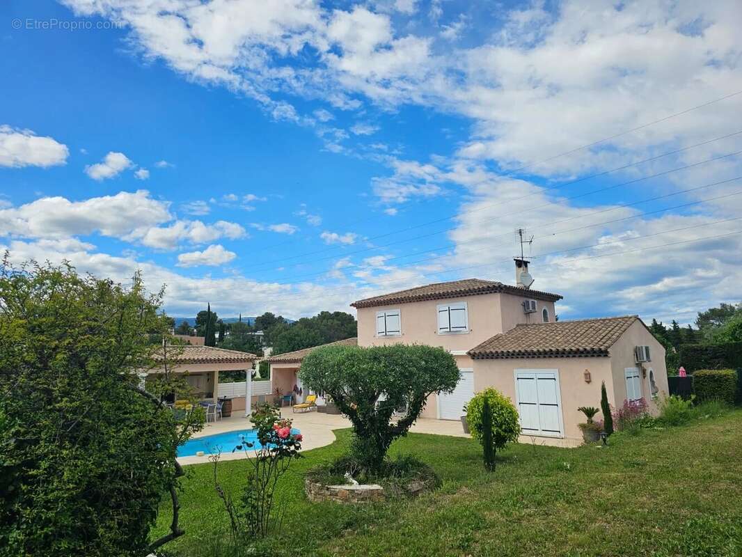 Appartement à MOUANS-SARTOUX