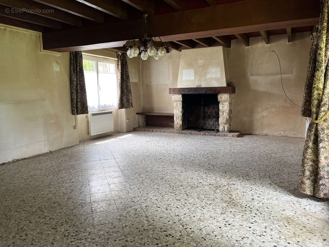 Maison à SAINT-MARTIN-SUR-OCRE