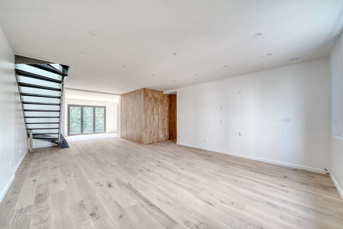 Appartement à SURESNES