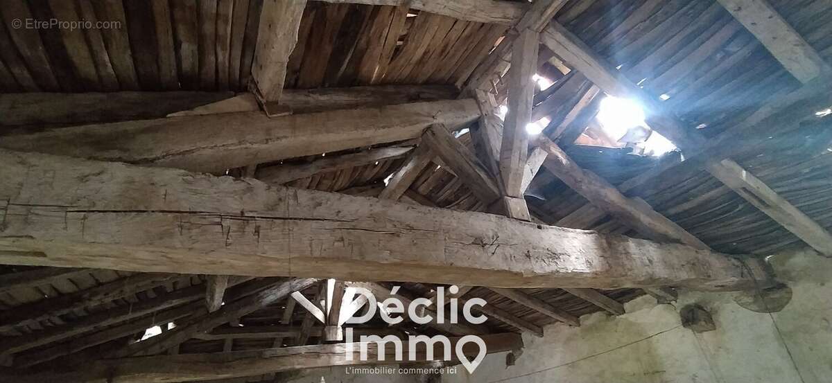 Ensemble de Maisons en Pierre  9 km de Champagne-Mouton  Calme, Campagne et Gros Potentiel - photo 14