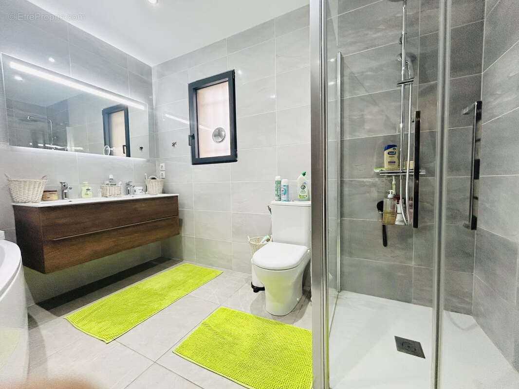 Maison à MORIERES-LES-AVIGNON