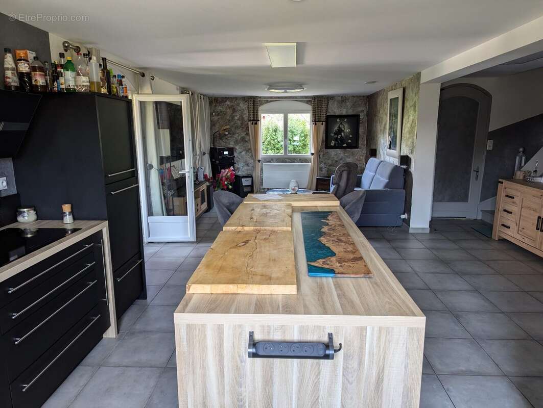 Maison à THEVET-SAINT-JULIEN