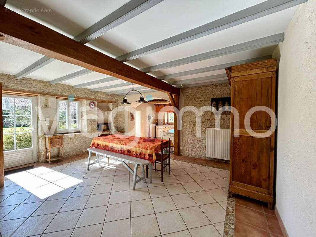 Maison à SAINT-VALERIEN