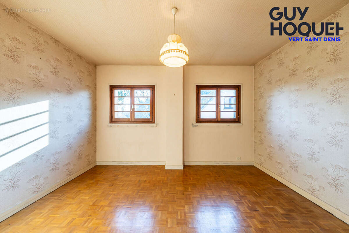 Maison à VERT-SAINT-DENIS