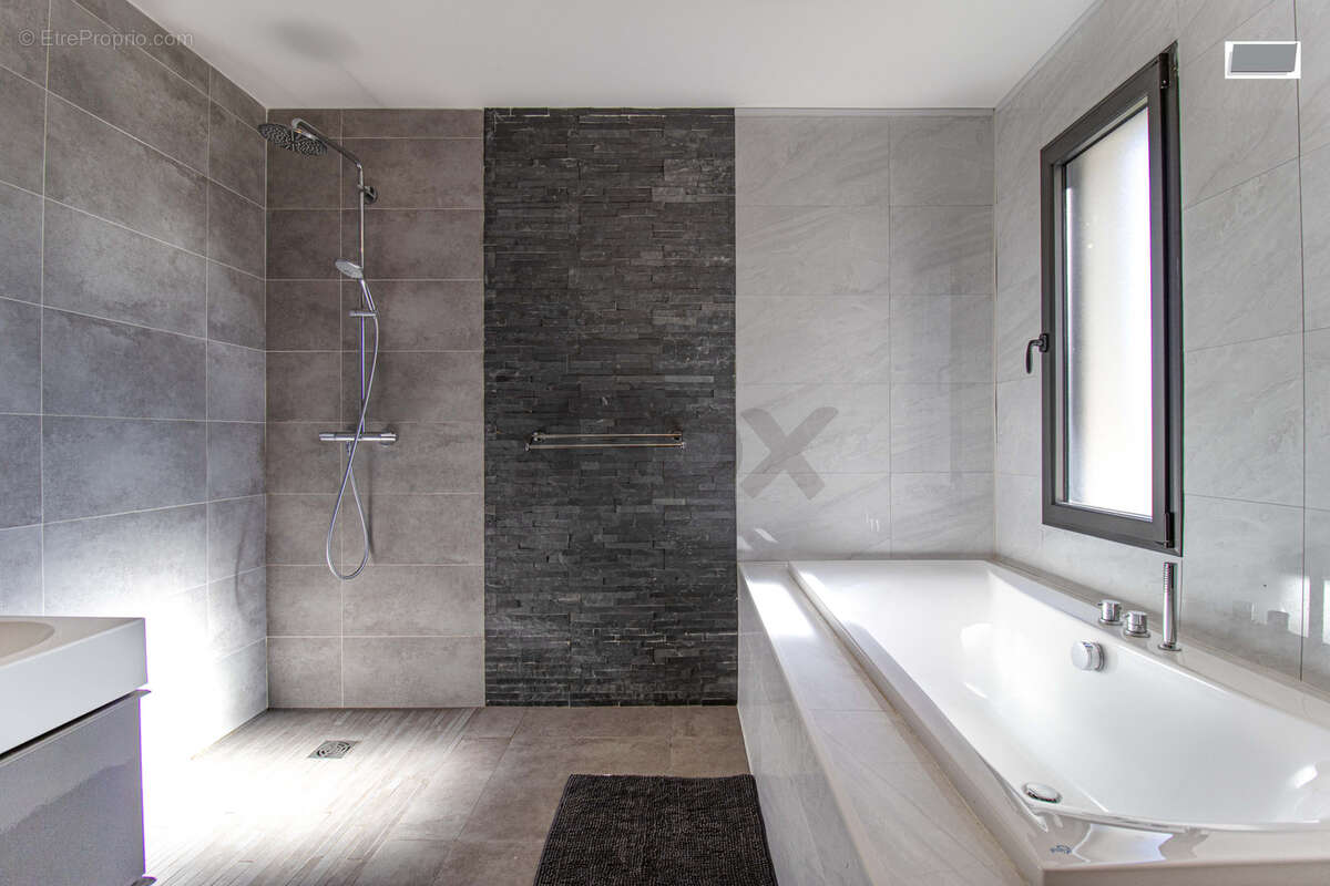 Maison à LA VALETTE-DU-VAR