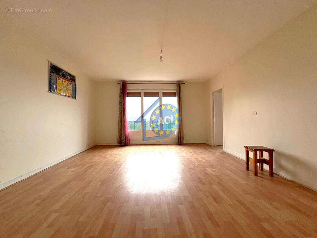 Appartement à MANTES-LA-JOLIE