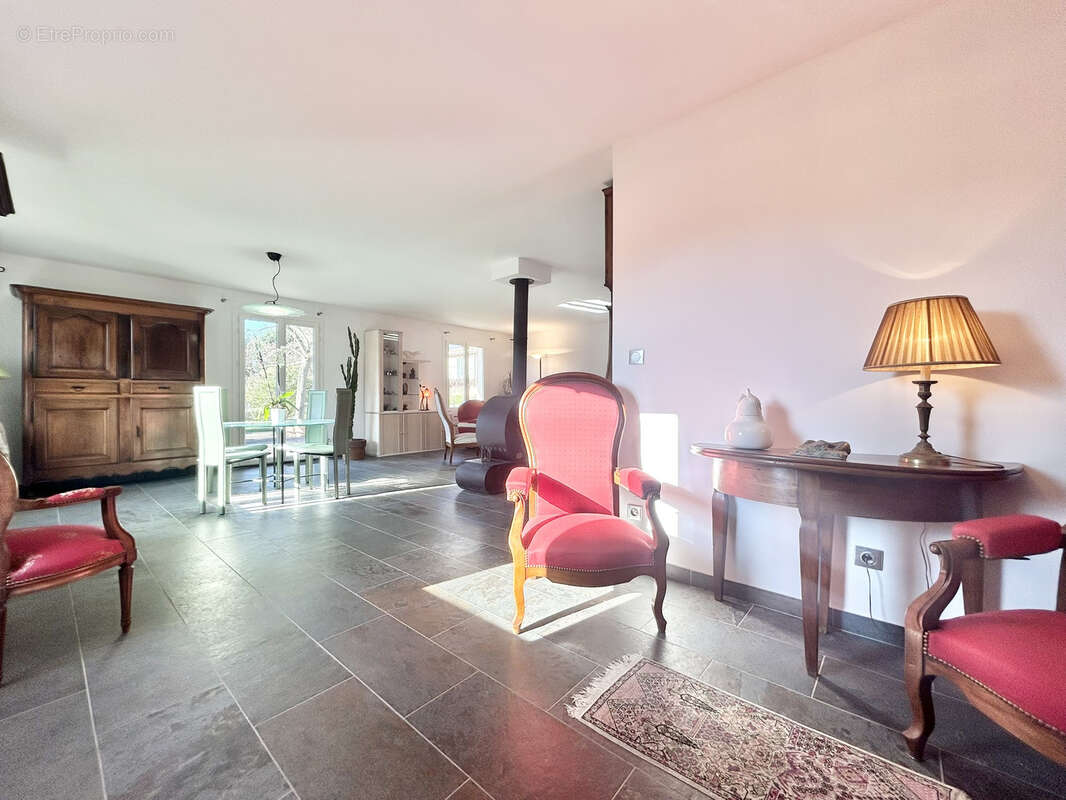 Maison à CHARLY