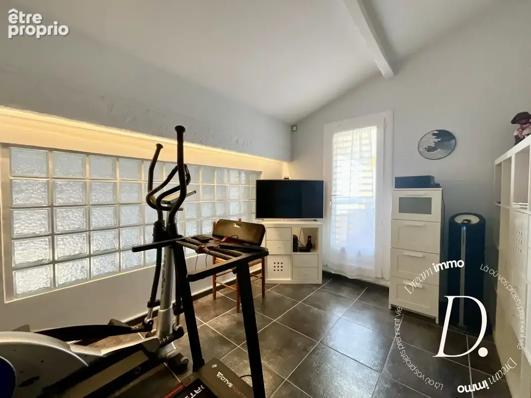 Maison 6 pièces 136 m² à vendre à Hyeres (83400) - photo 9