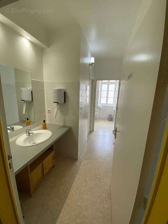 Commerce à CAZAUBON