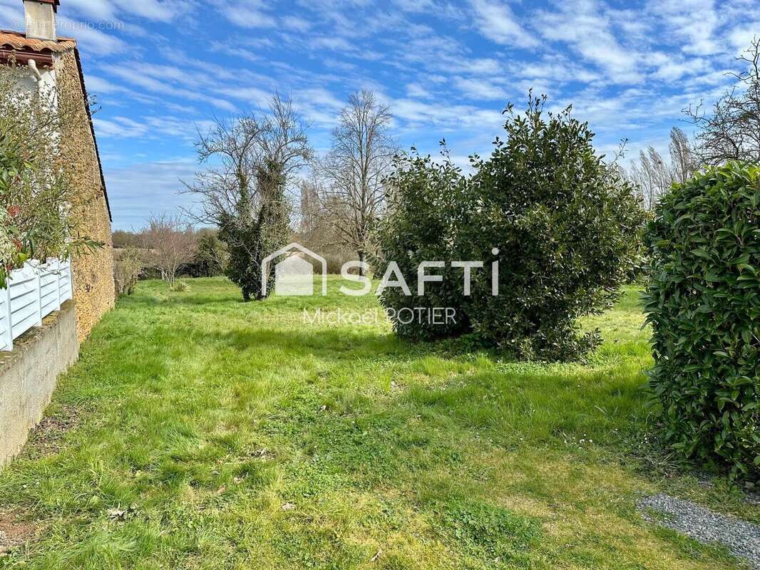 Maison 120 m² à Moutiers-Sur-Le-Lay  - photo 4
