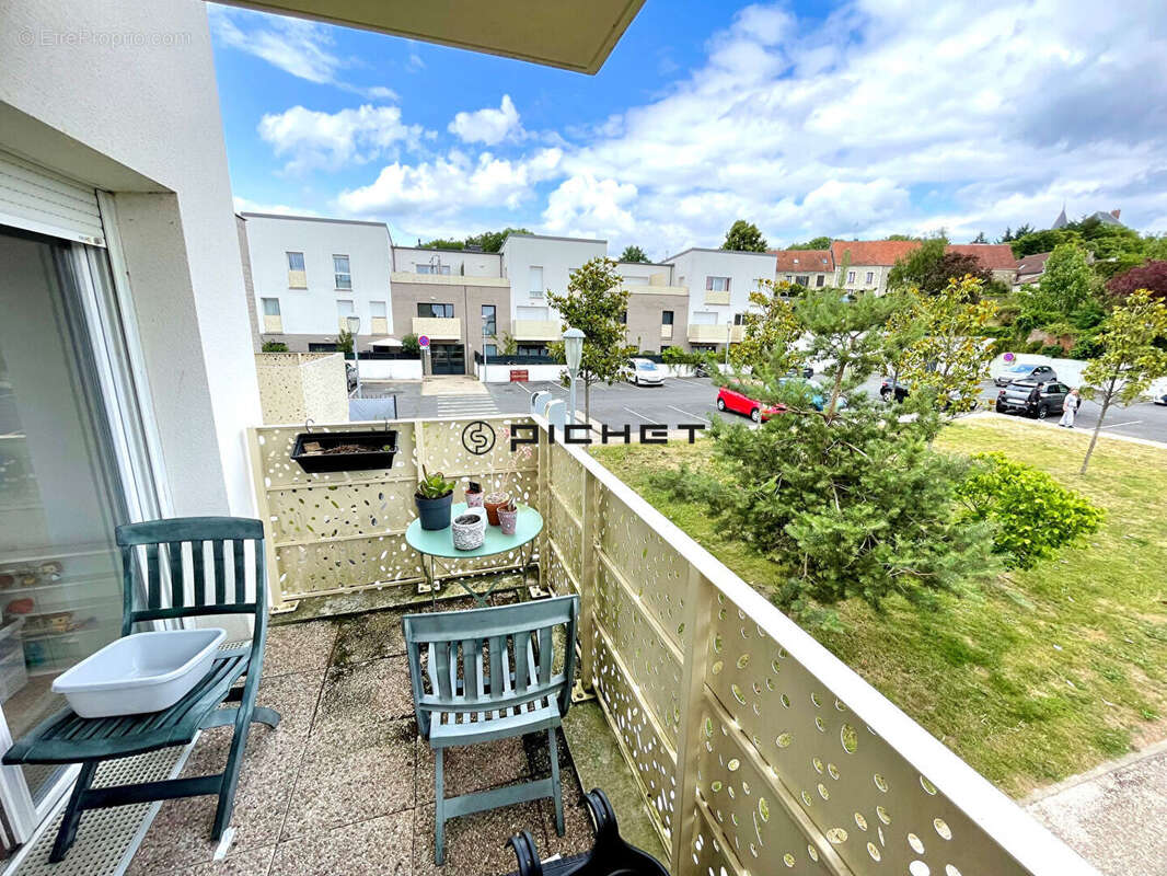 Appartement à BRUYERES-LE-CHATEL