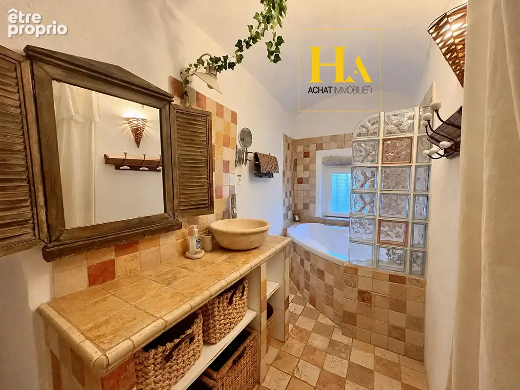 Maison de caractère de 433 m² avec gîte - Saint-Marcel-d'Ardèche - photo 6