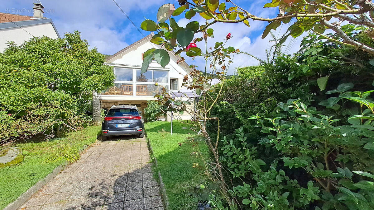 Maison à SAINT-REMY-LES-CHEVREUSE