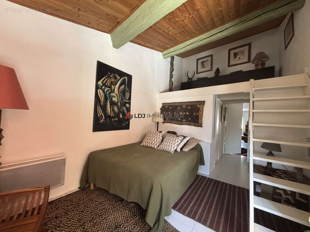 Maison 224 m² à Rivesaltes  - photo 8