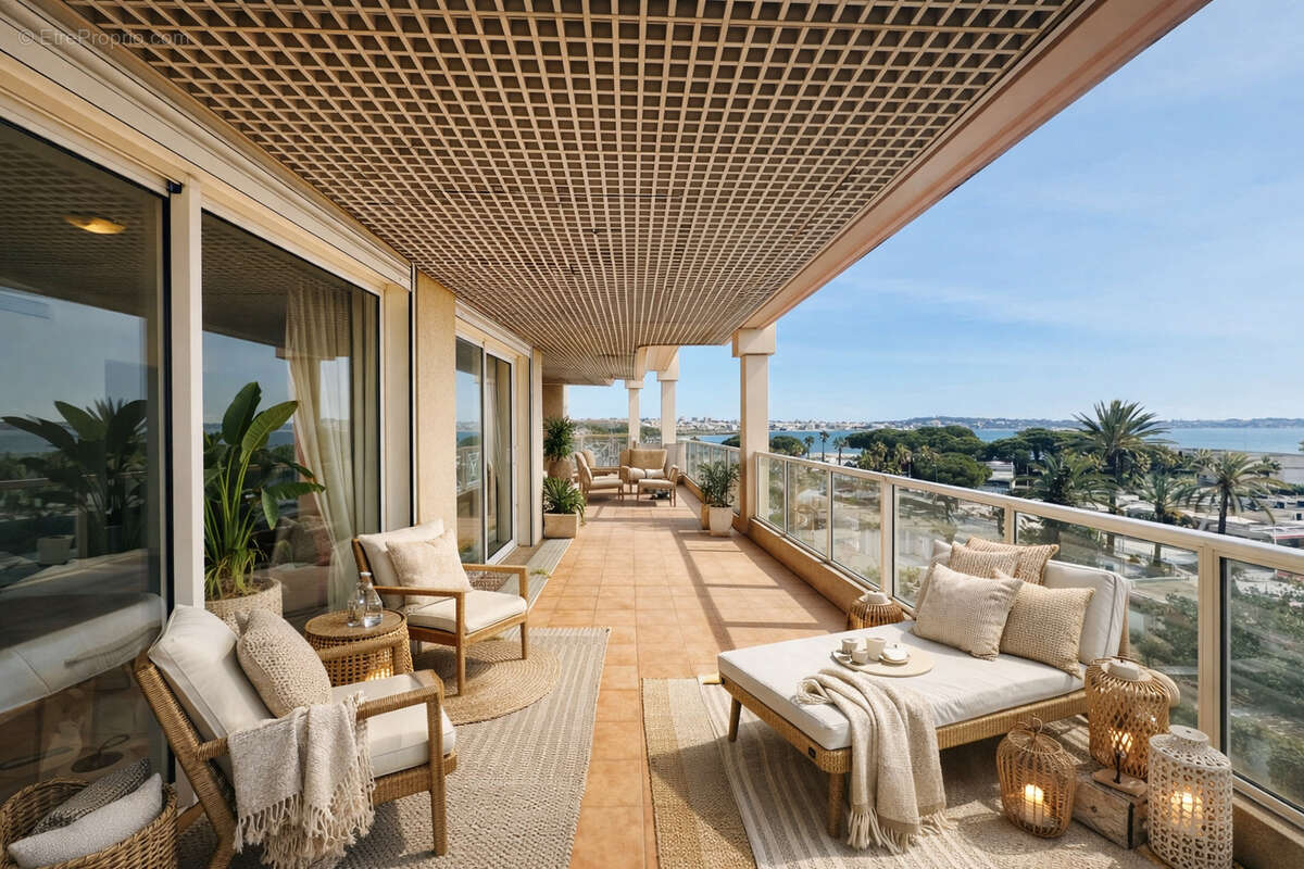 Appartement à VALLAURIS