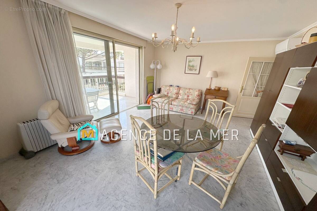 Appartement à MANDELIEU-LA-NAPOULE
