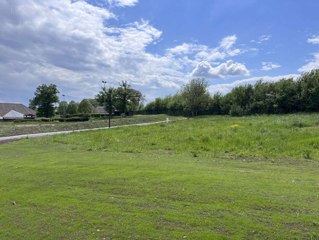 Terrain à ARPAJON-SUR-CERE