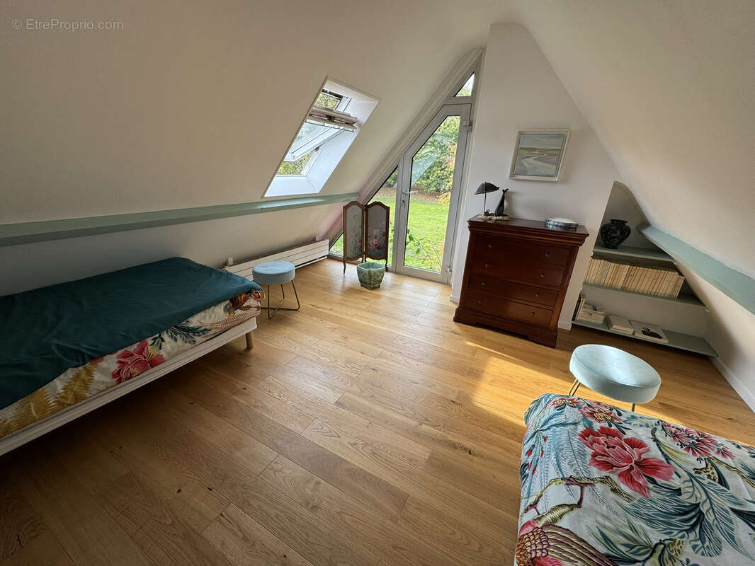 Maison à EQUEMAUVILLE