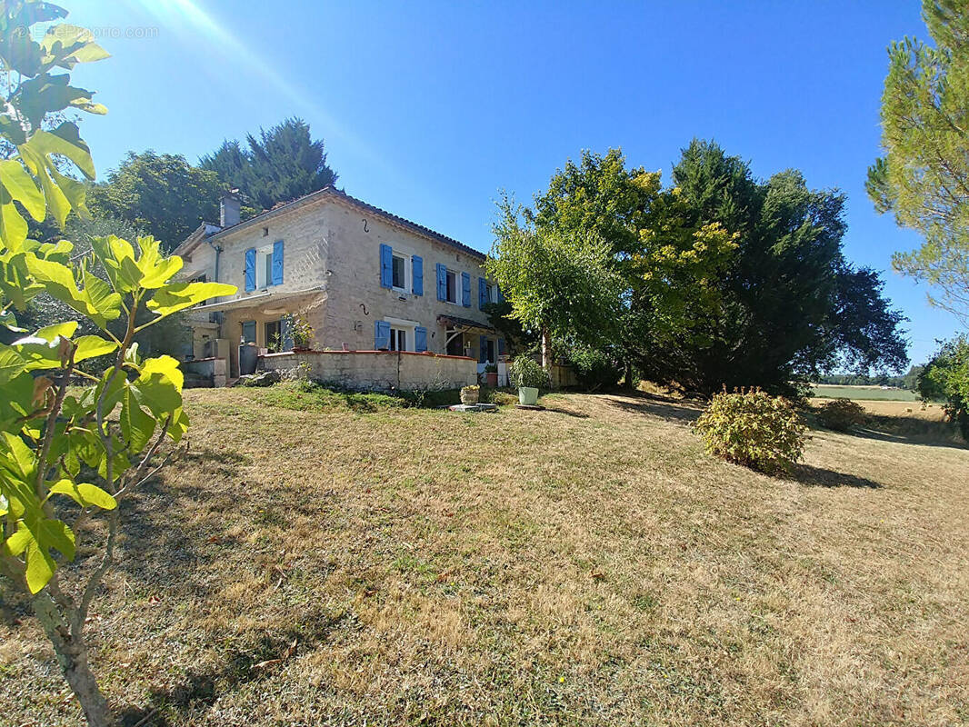 Maison à CASTELNAU-MONTRATIER