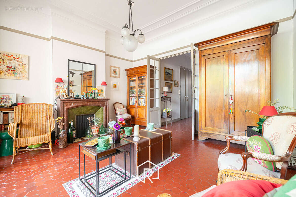 Appartement à MARSEILLE-6E
