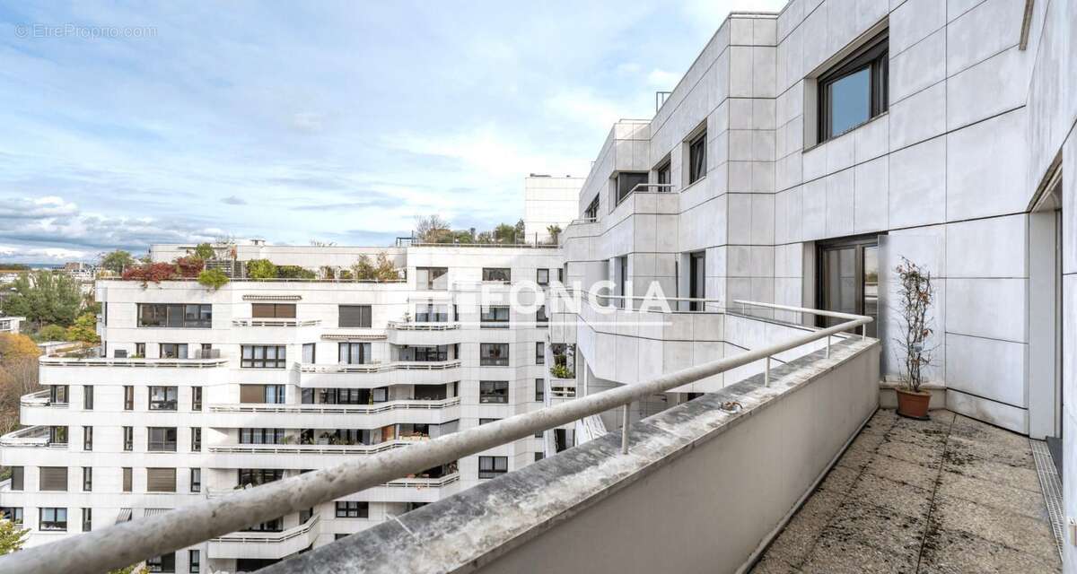 Appartement à LEVALLOIS-PERRET