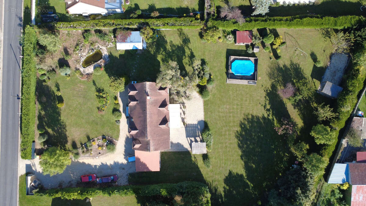 Maison à LONGUEVILLE