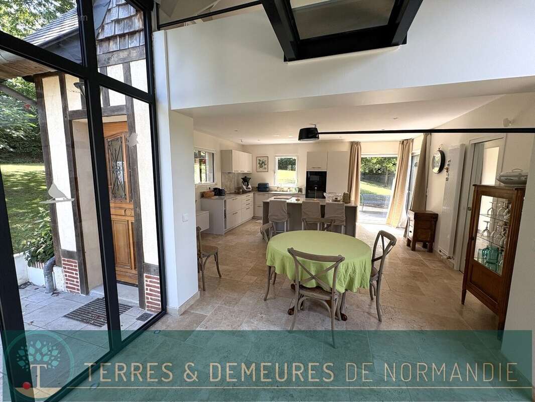 Maison à CORMEILLES