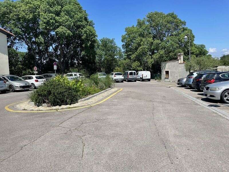 Commerce à MAUREILLAS-LAS-ILLAS