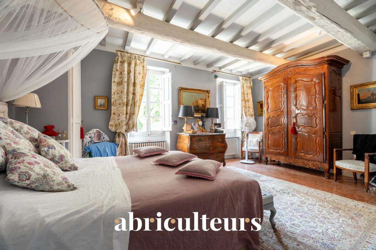 Maison de prestige de 395m² avec piscine en vente sur Bouc-Bel-Air (13320) - photo 12