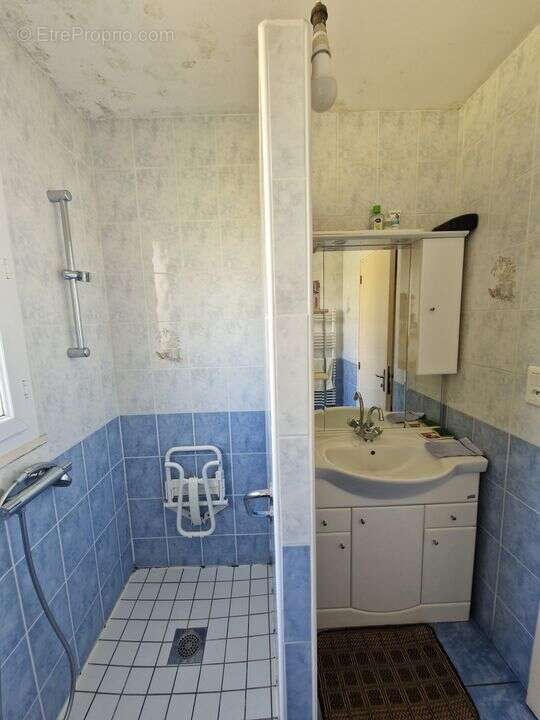 Maison 120 m² à Saint-Laurent-Du-Mottay  - photo 4