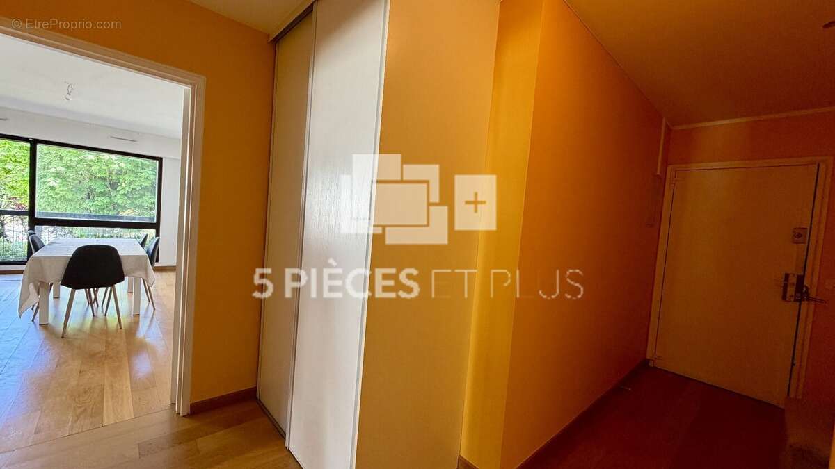 Appartement à SURESNES