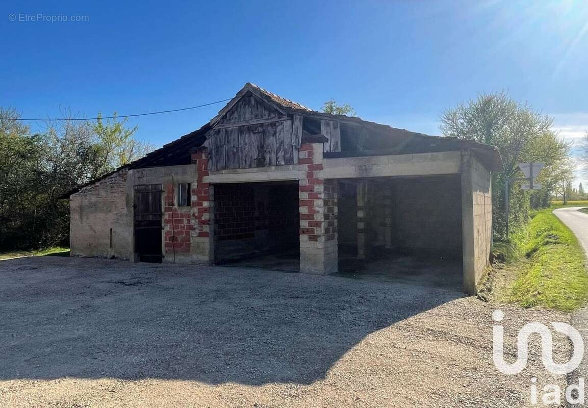 Photo 2 - Maison à MONTRET