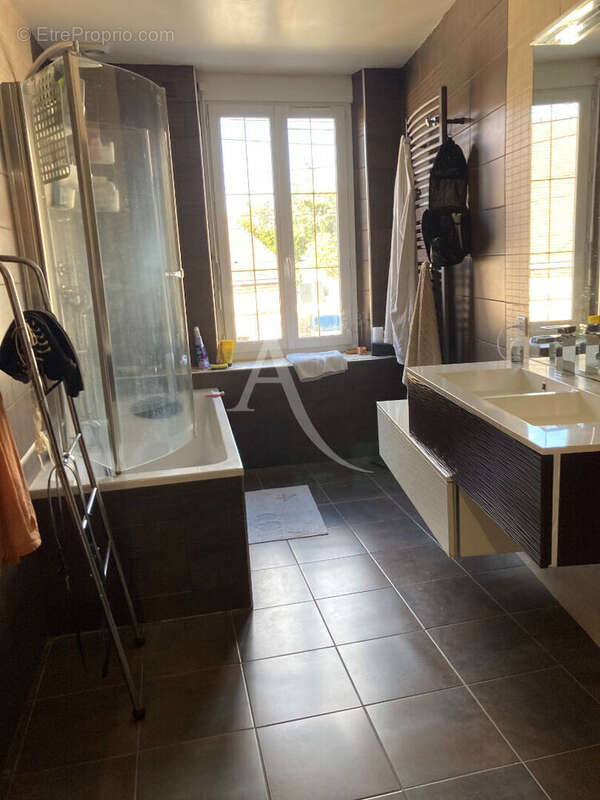 Maison à COURVILLE-SUR-EURE