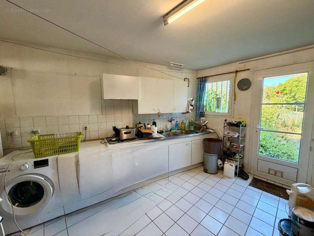 Maison de 8 pièces de 141 m² à La Chapelle-Saint-Laurent - photo 6