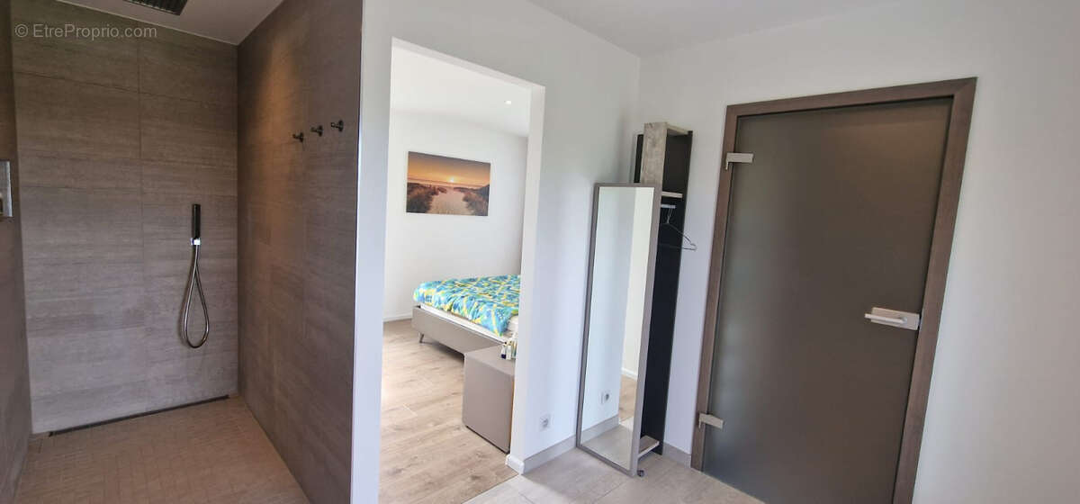 Maison à VILLAGE-NEUF