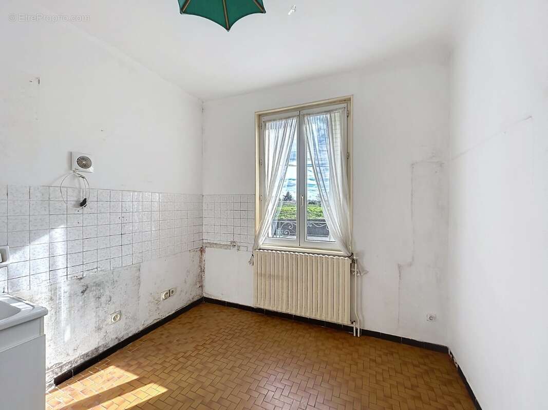 Maison à MONTELIMAR