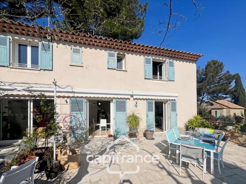 Appartement à HYERES