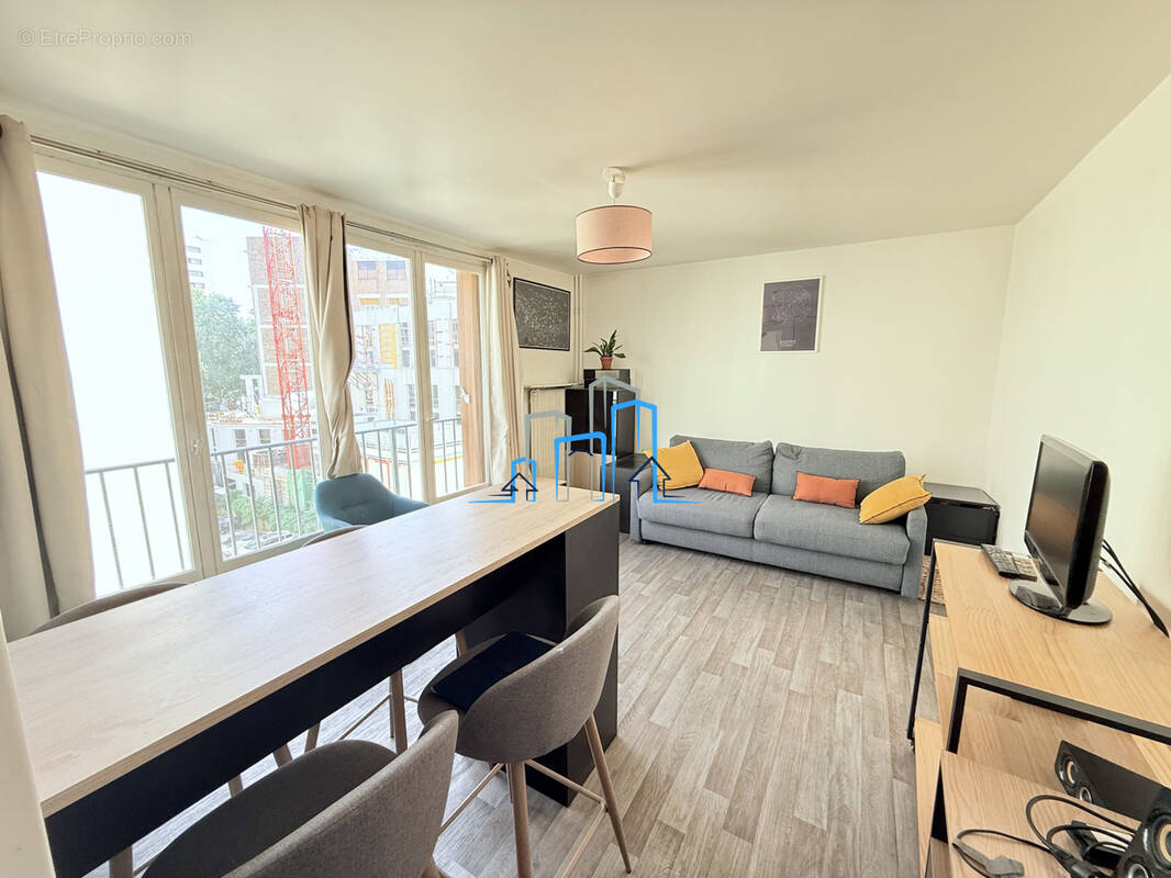 Appartement à PARIS-10E