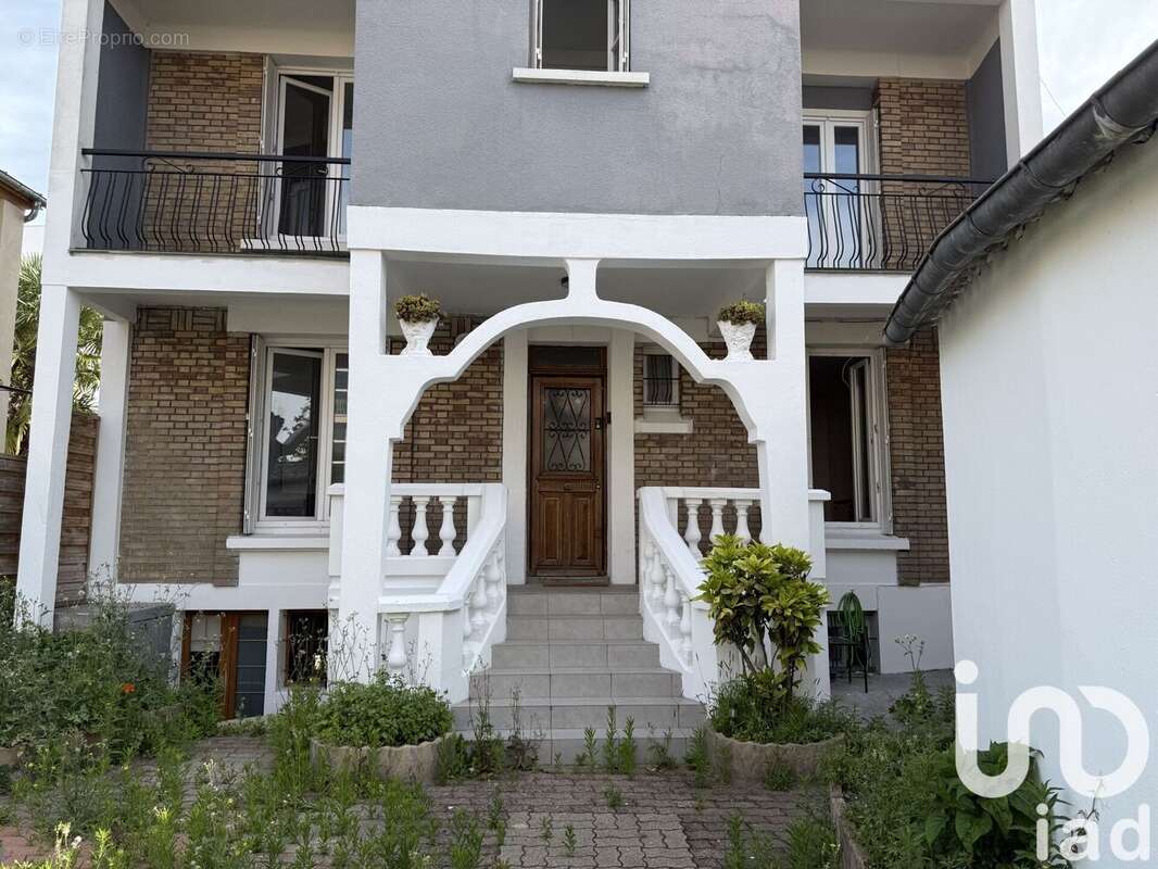 Photo 2 - Maison à NANTERRE