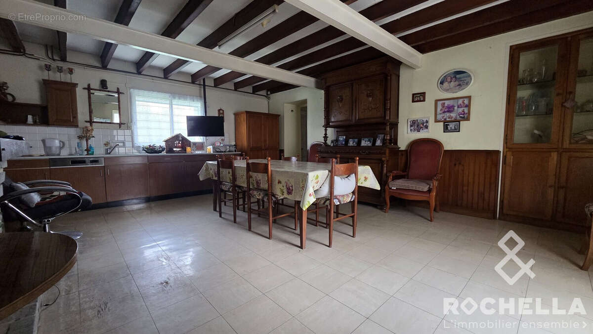 Salle à manger - Maison à PAILLE