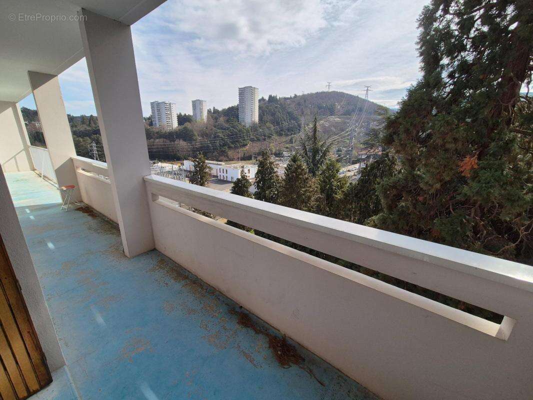Appartement à SAINT-ETIENNE